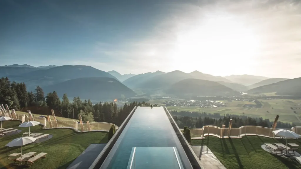 5 sterren hotel infintiy pool hubertus