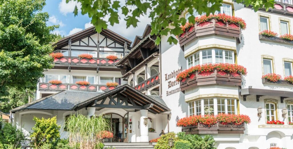 Echte foto van de gevel van Romantik Landhotel Doerr in Bad Laasphe
